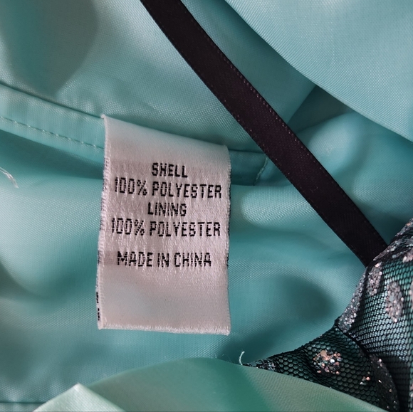 Hailey Logan by Adrianna Papell party dress - Picture 7 of 11